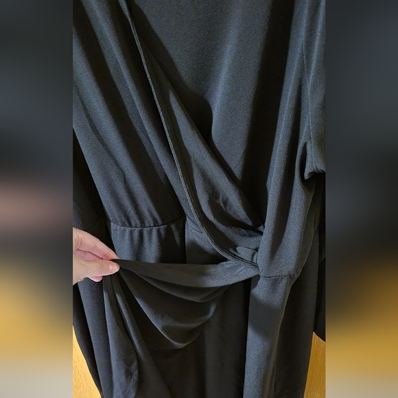 Black Dress - Picture 4 of 4